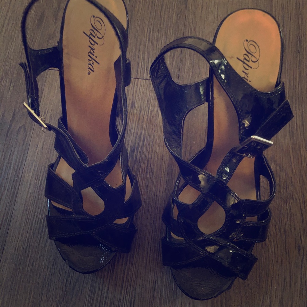 Paprika Black Heels